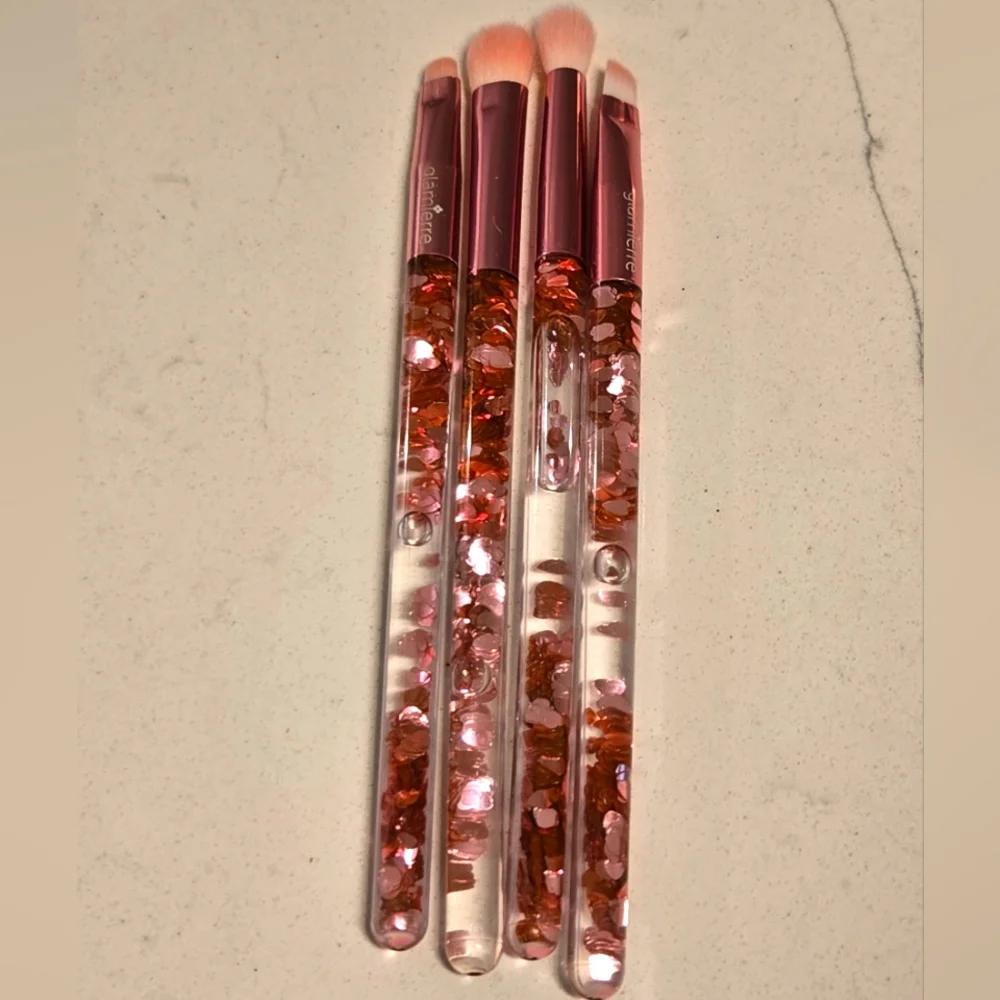 NWOT Glamierre Heart Confetti Makeup Brush Set with Case
